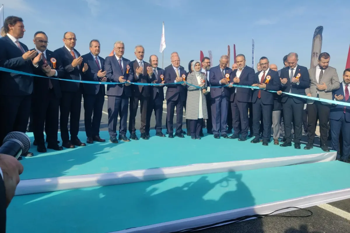 İnegöl Giriş Kavşağı Açıldı: Bakan Uraloğlu'ndan İki Büyük Müjde!