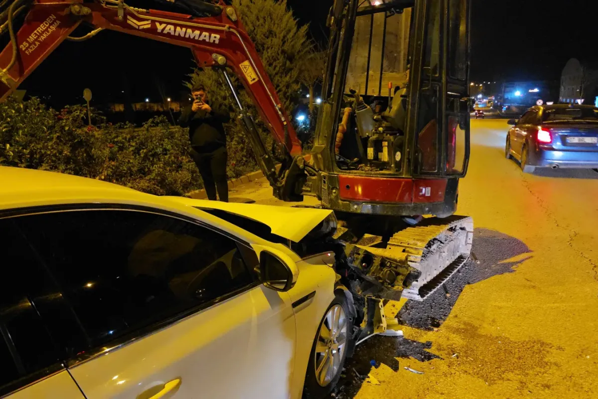 İnegöl’de köprü üzerindeki yol çalışmasında kaza