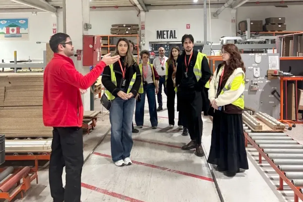 Genç tasarımcılar Çilek'te: Hayalin ürüne dönüştüğü süreci yerinde gözlemlediler