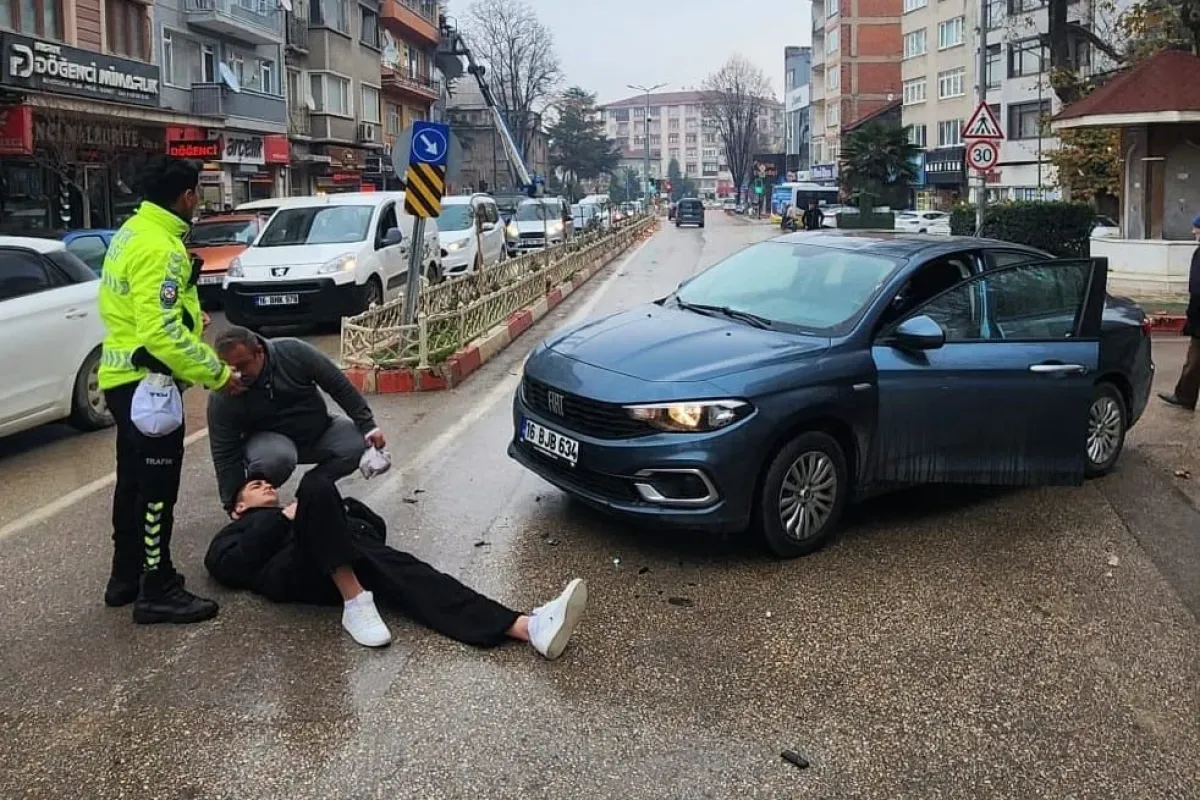 İnegöl’de otomobil ile motosiklet çarpıştı: 1 yaralı