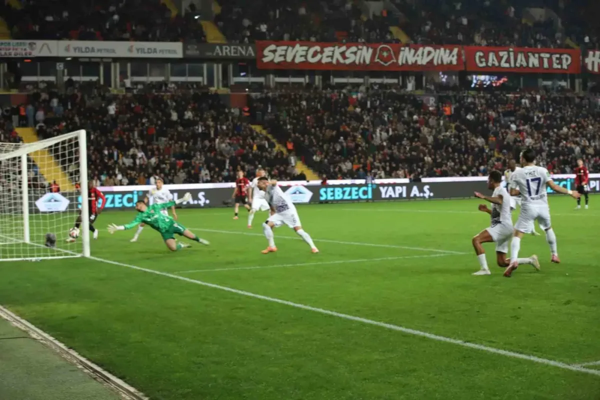 Gaziantep FK sahasında Eyüpspor’a 2-1 mağlup oldu