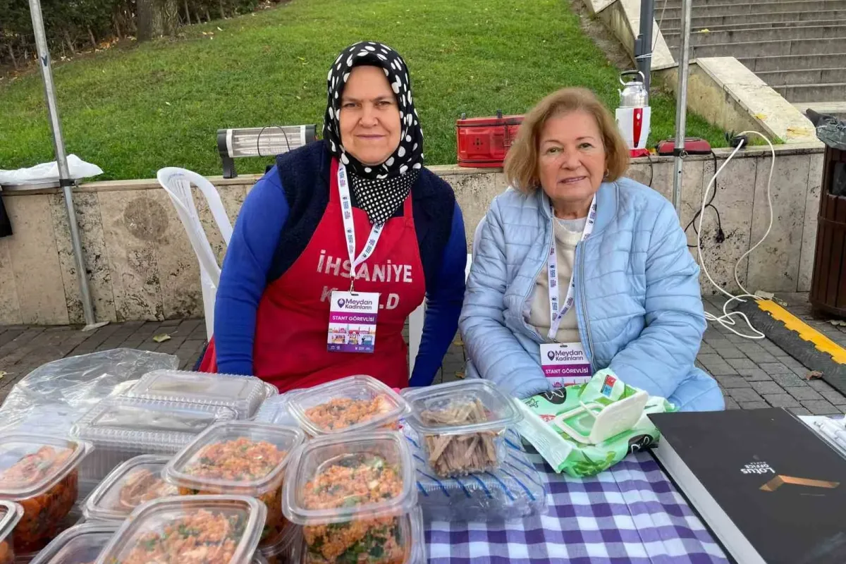 Heykel’de meydan kadınların