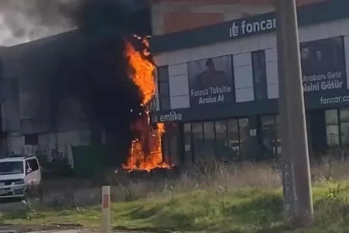 Bursa’da elektrik panosundan çıkan yangın işyerine sıçradı