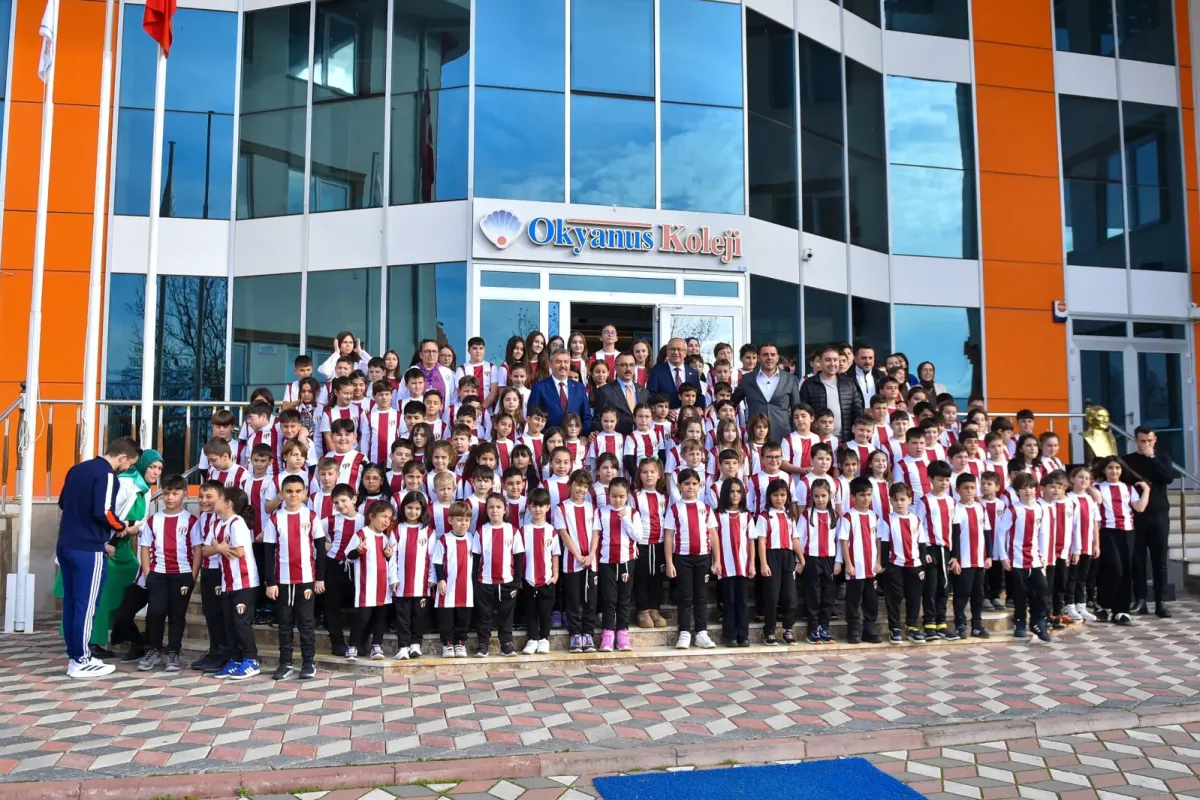 Okyanus Koleji’nde 157 öğrenciye İnegölspor forması verildi