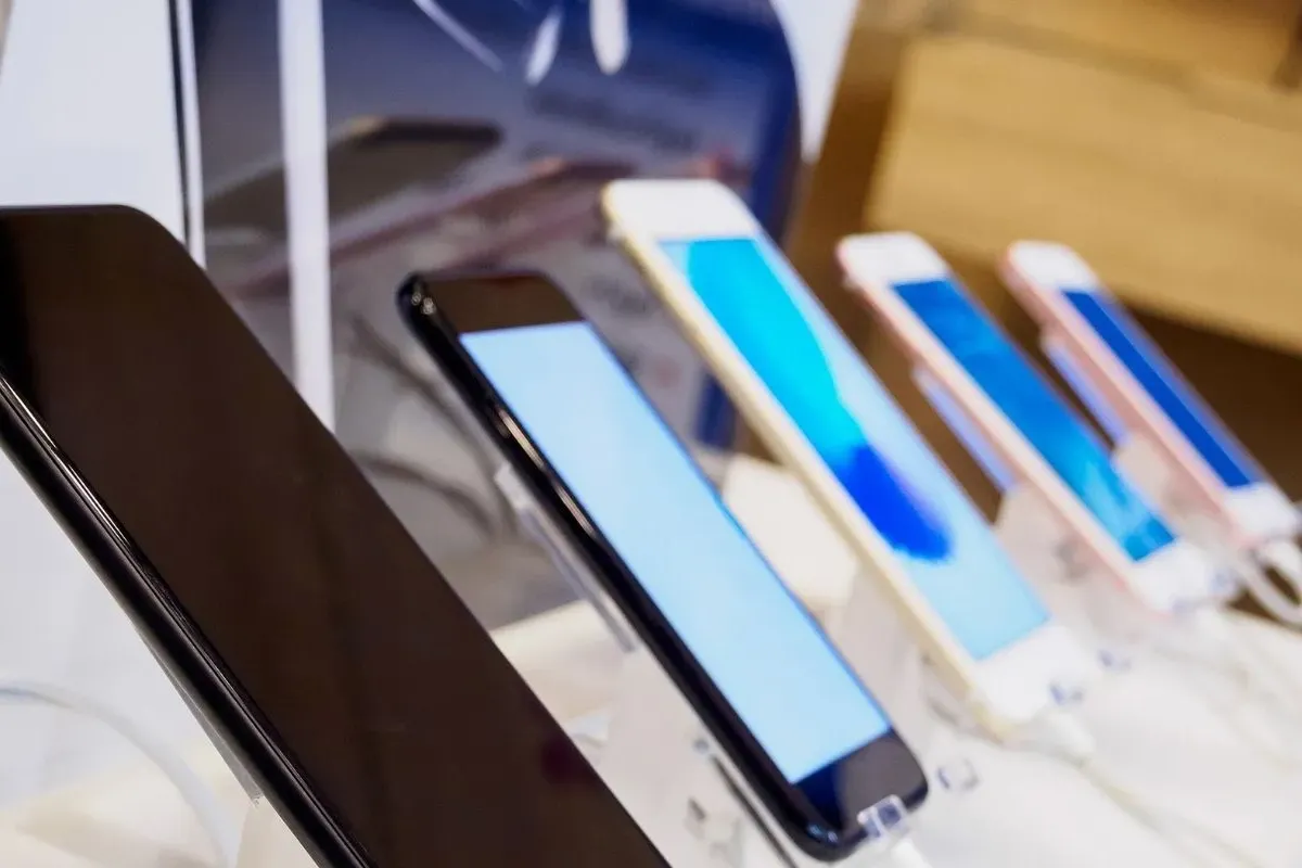 Fiyat sınırı kalkıyor: Öğrenciler iPhone ve Samsung’u ÖTV’siz alabilecek