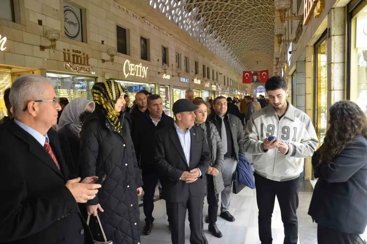 Kapalıçarşı’daki işletmelere dumansız hava sahası bilgilendirmesi