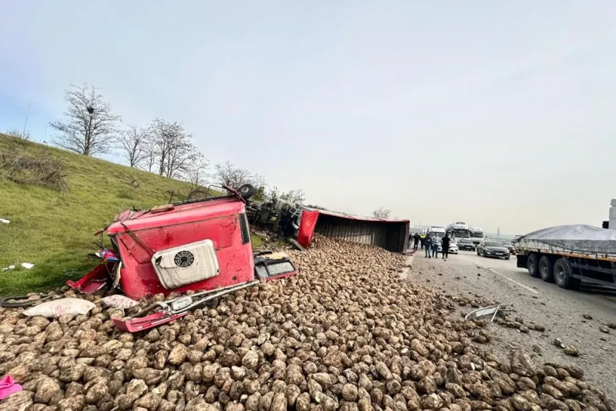 Feci kaza yolu kilitledi! 1'i ağır çok sayıda yaralı var