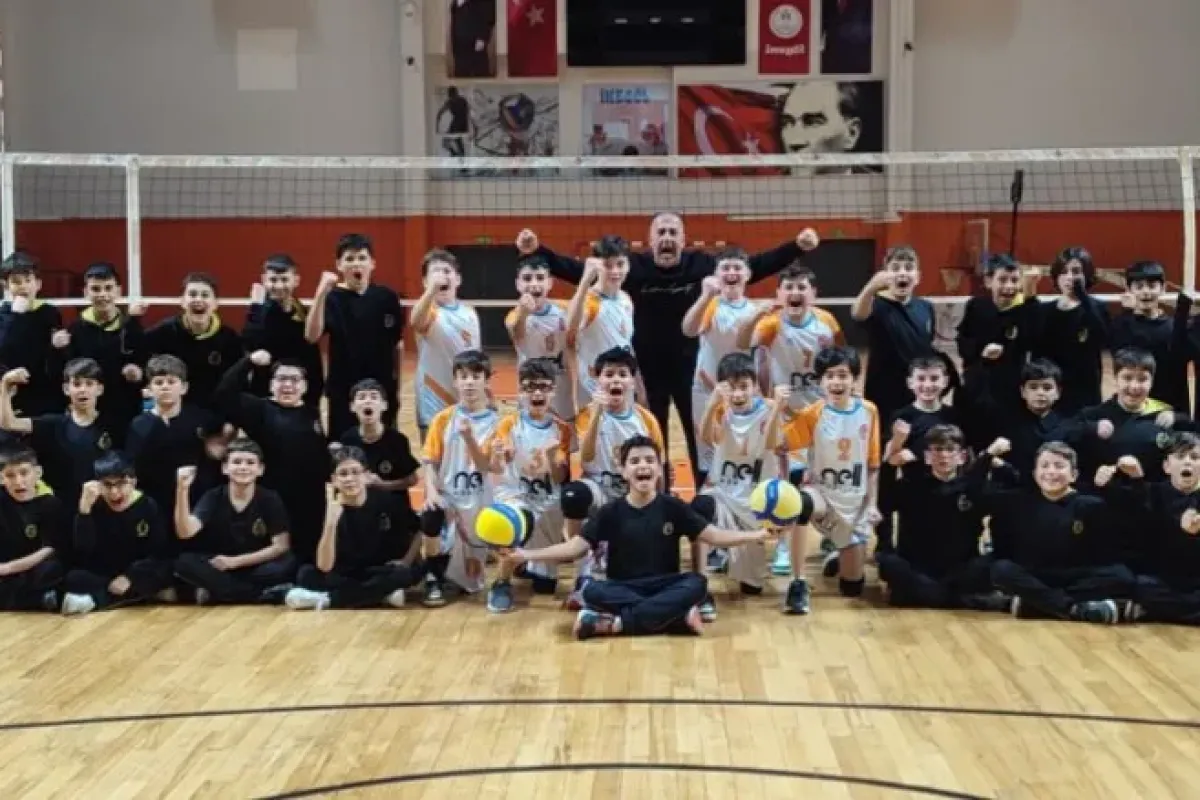 Gaziosmanpaşa İHO’nun Küçük Erkekler Voleybol Takımı Final Yolunda