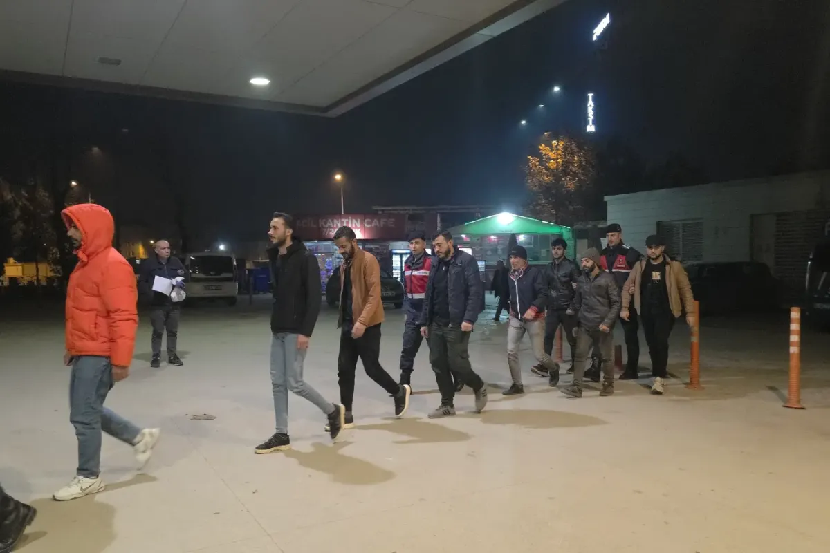 İnegöl’de izinsiz bulunan 8 Suriyeli yakalandı