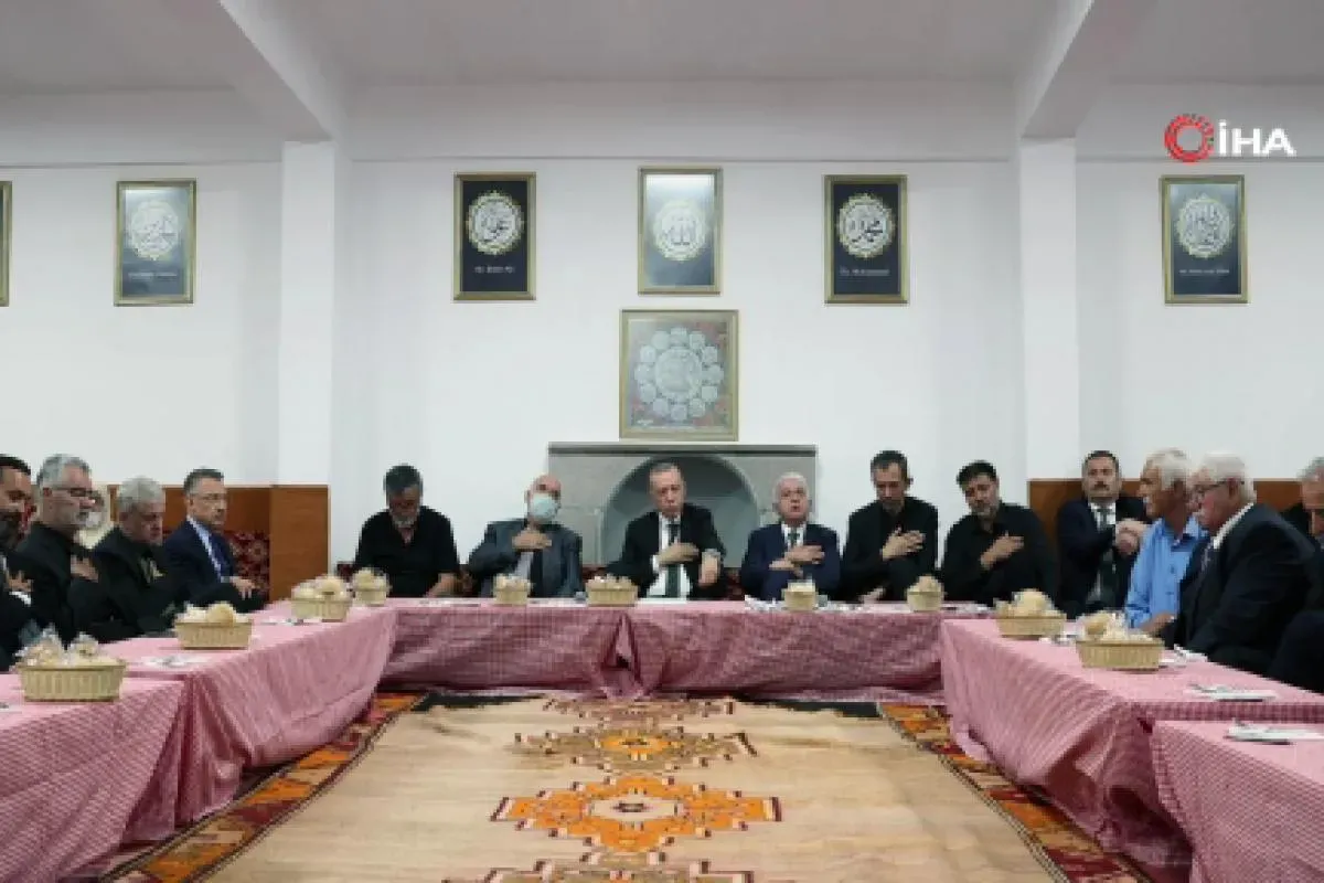 Erdoğan, "Cemevi, Cümbüş evi" iddiasına ateş püskürdü