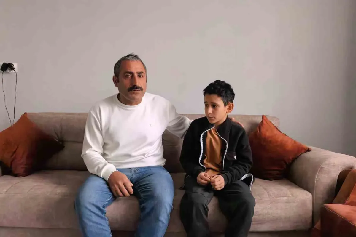 Bursa’da öğrencisini herkesin içinde darp eden okul müdürü görevden uzaklaştırıldı