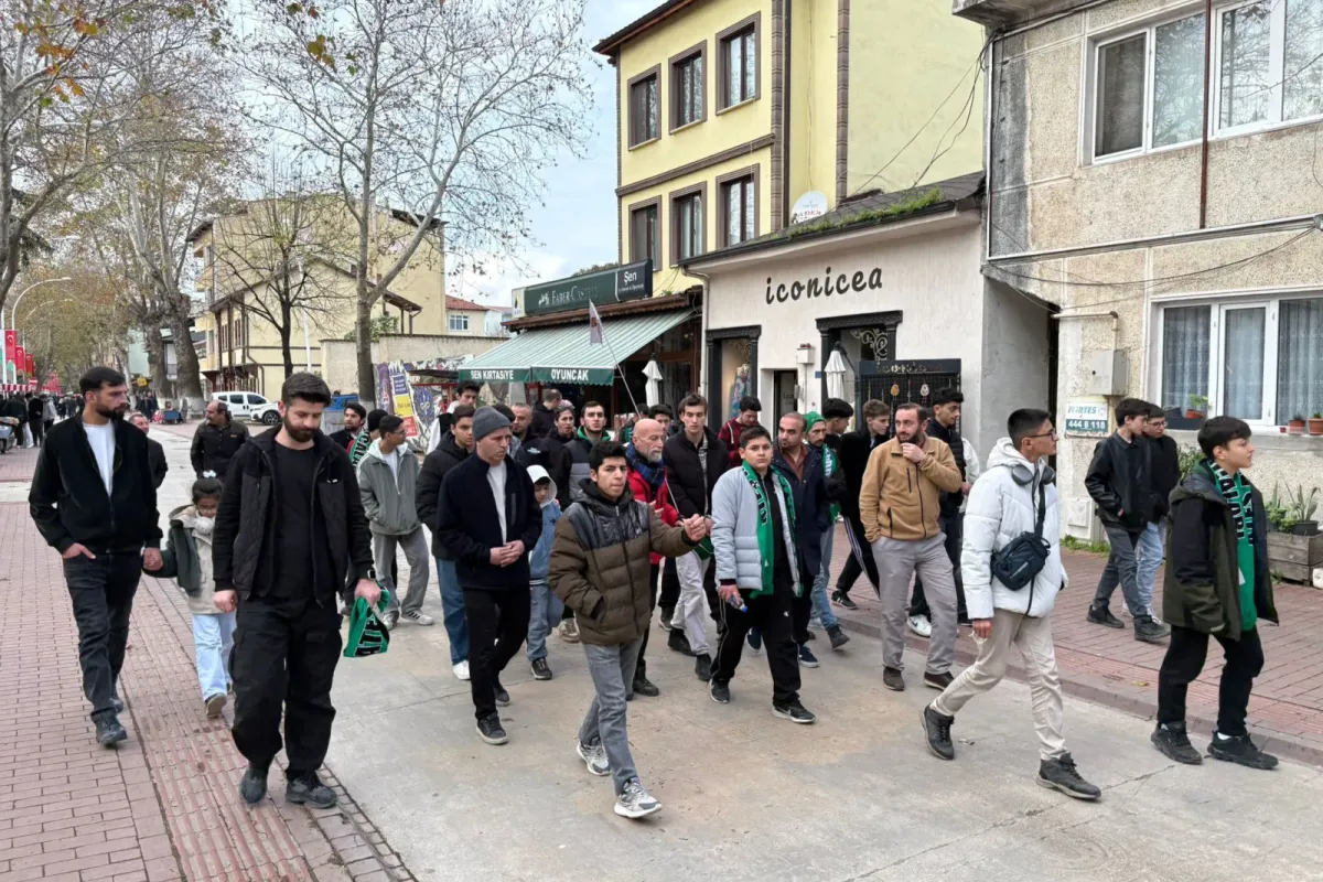 İnegöl Ateş Karıncaları gençlerle İznik tarihi gezisi yaptı