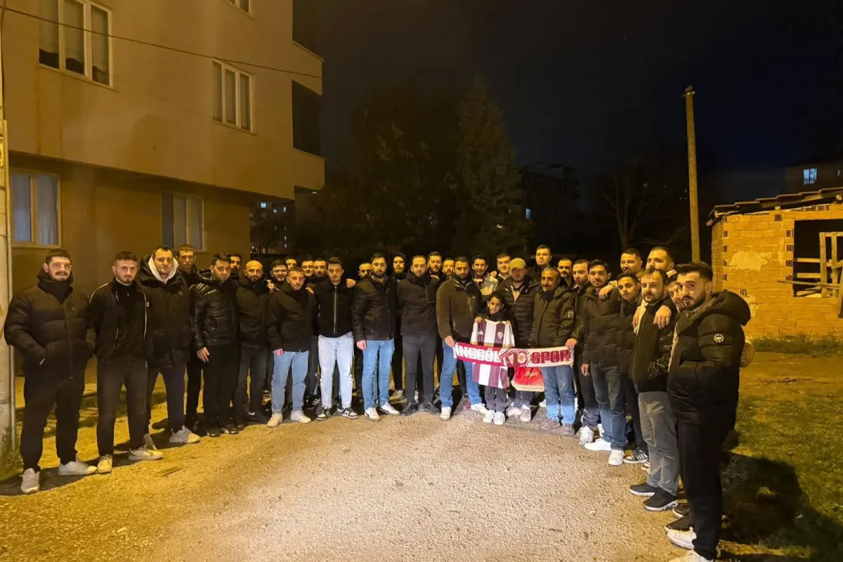 İnegöl’de Küçük Muhammed’e Taraftardan Anlamlı Destek