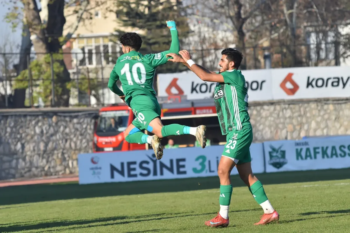 Kafkasspor emin adımlarla ilerliyor