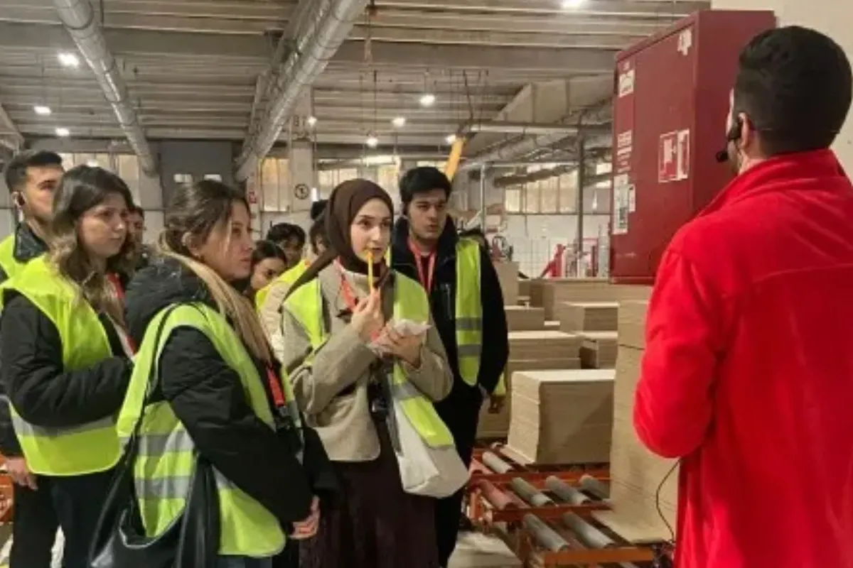 Çilek, geleceğin mühendislerini üretim sahasında ağırladı