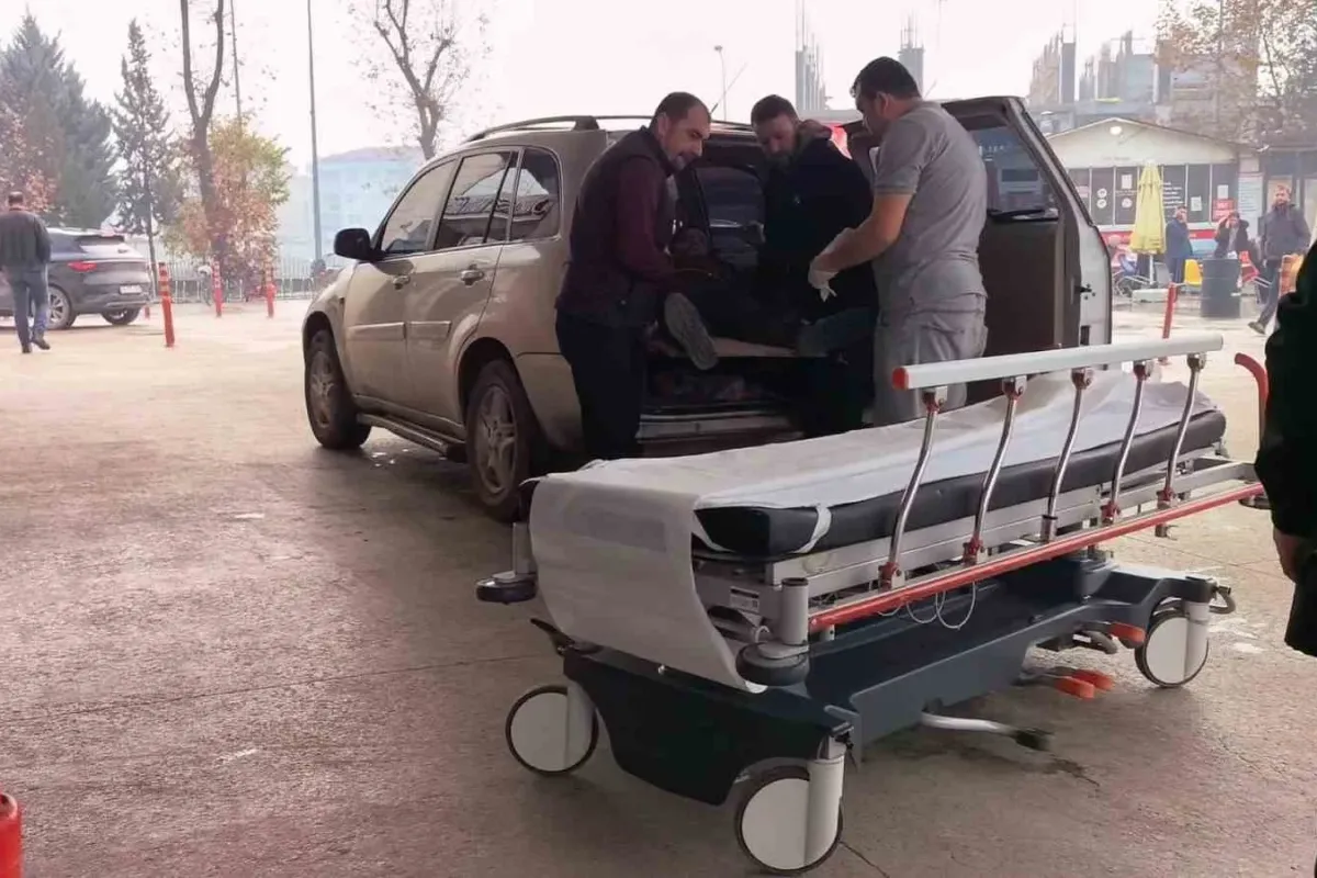 Bursa’da devrilen suntaların altında kalan işçi yaralandı