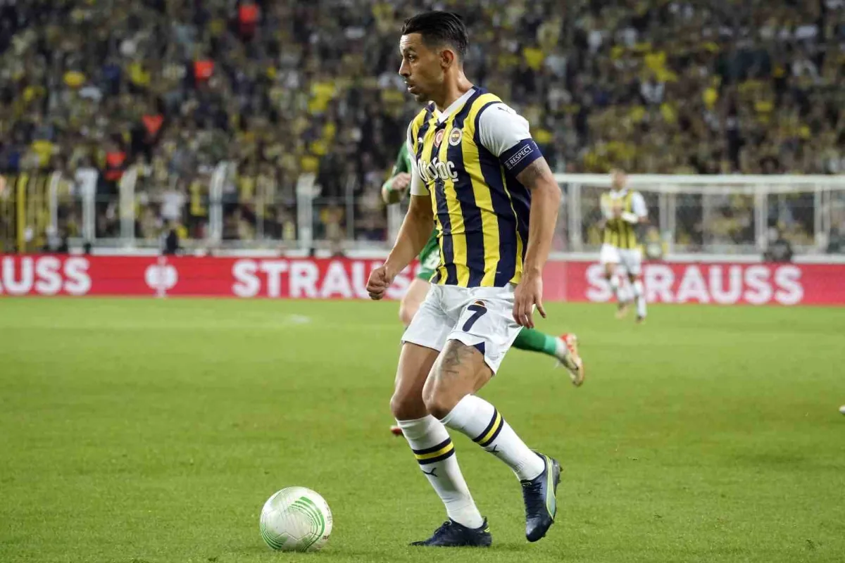 Fenerbahçe, İrfan Can Kahveci ile yollarını ayırıyor