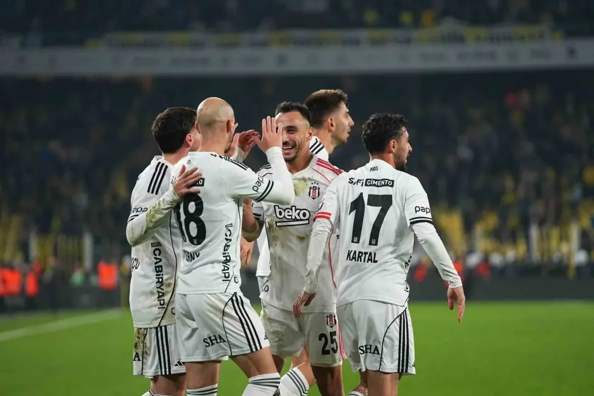 Beşiktaş, Fenerbahçe galibiyetiyle yenilmezlik serisini uzattı