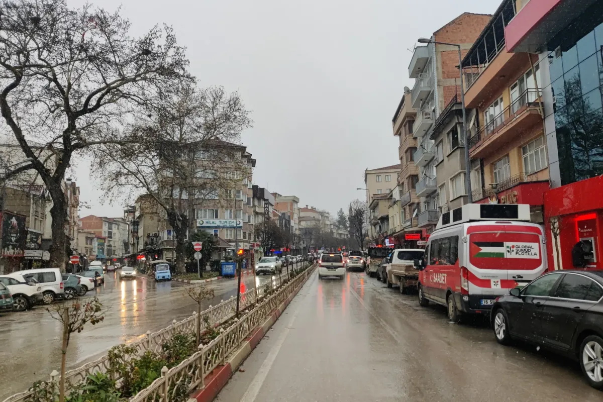 İnegöl’de kar yağışı merkezde de başladı