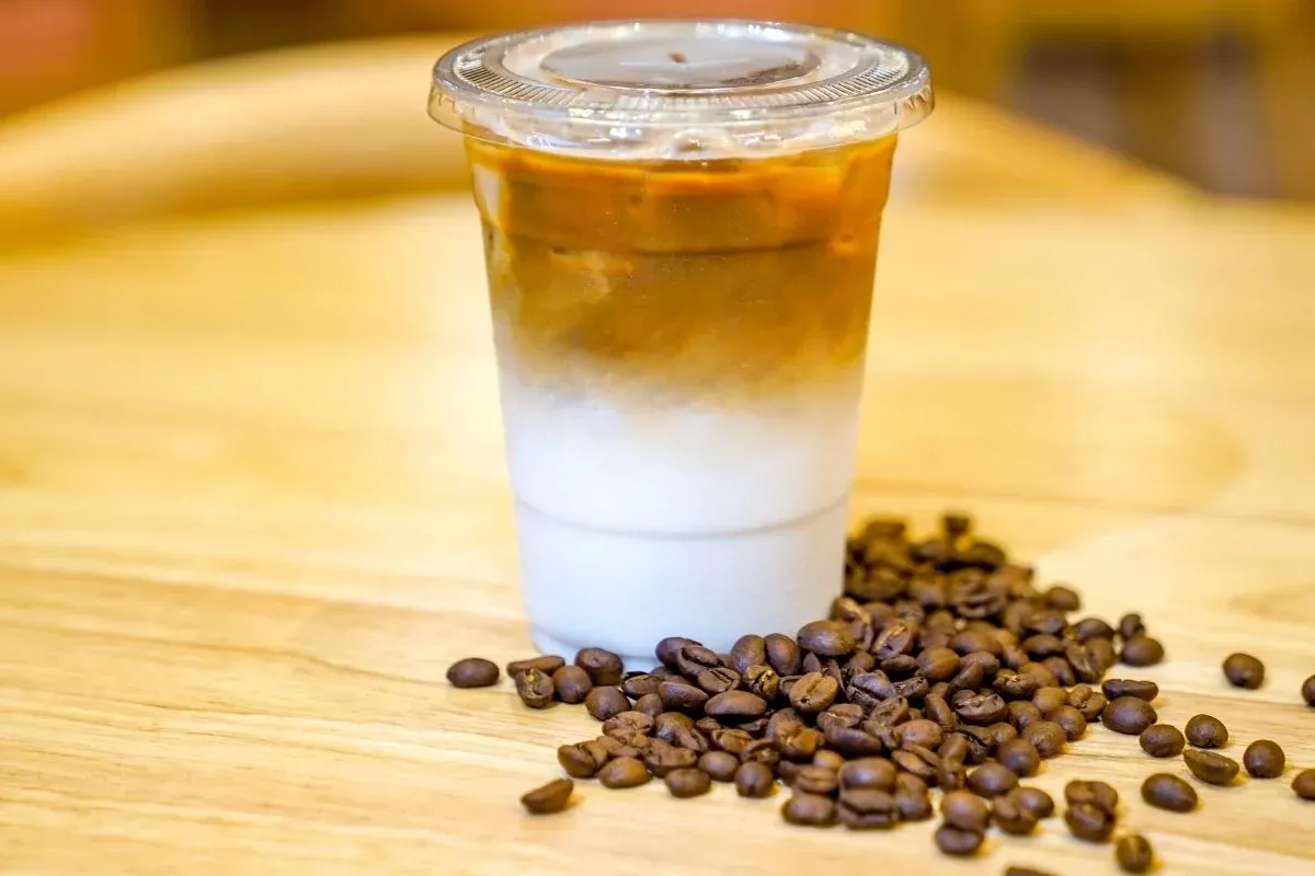 Starbucks 400 mağaza kapatıyor, stratejisini değiştiriyor