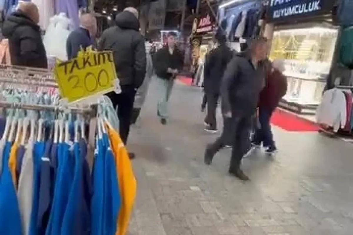 Tarihi Kapalı Çarşı’da çatılar uçtu