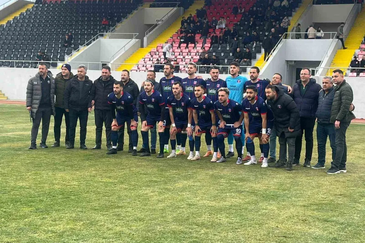 Tepecikspor zirve takibini bırakmıyor