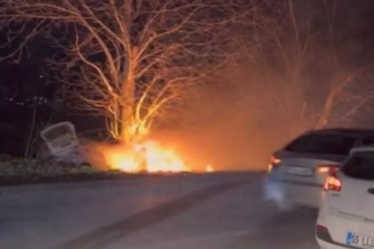 Gece yarısı dehşet! Otomobil alev topuna döndü
