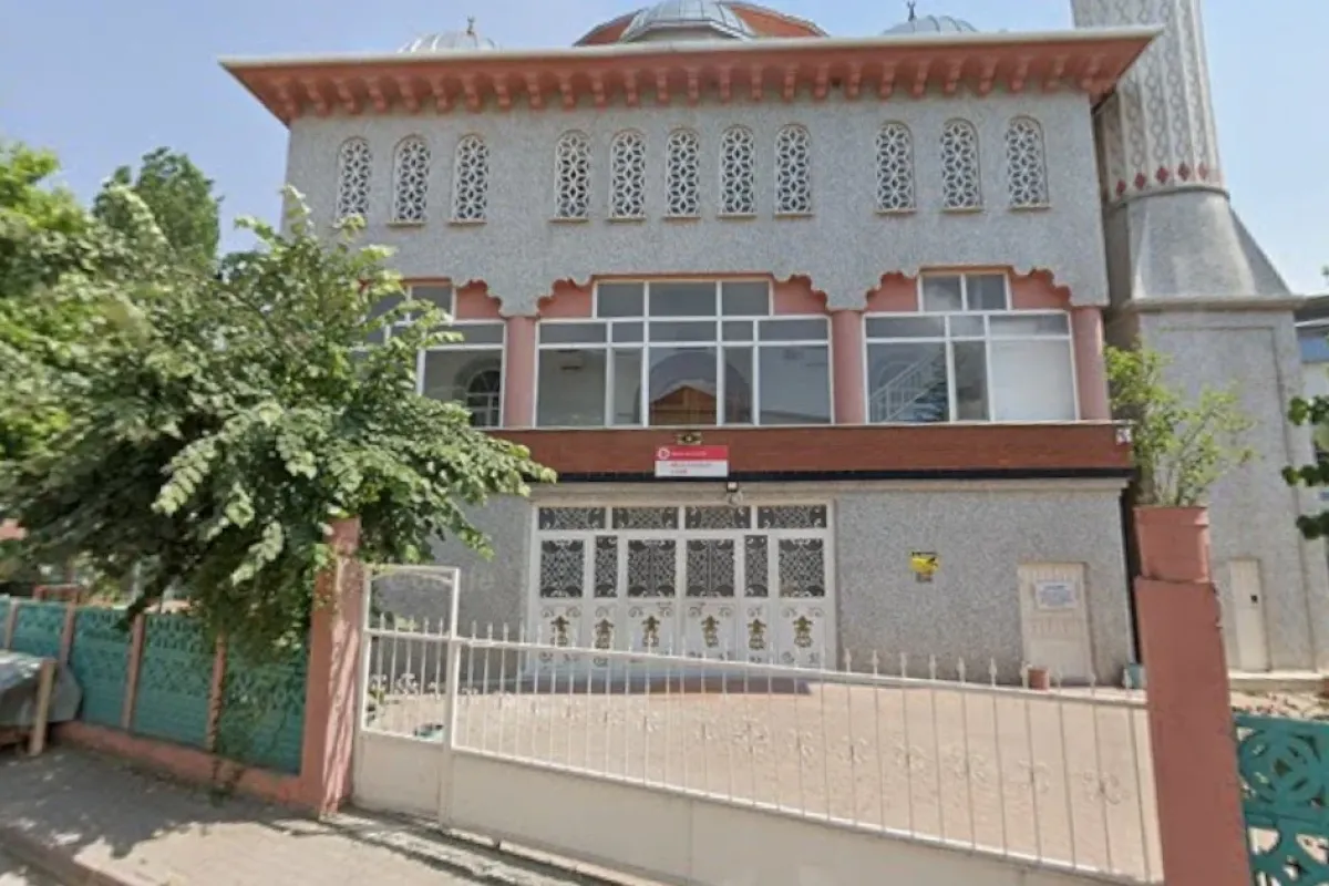 İnegöl'de vatandaştan şoke eden iddia! O cami 2 vakit açılmıyor