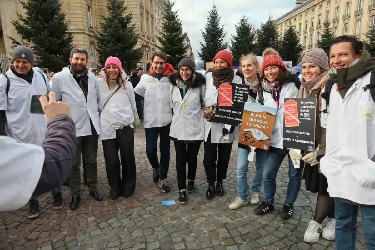 Fransa’da aile hekimlerinden sosyal güvenlik yasasına grev