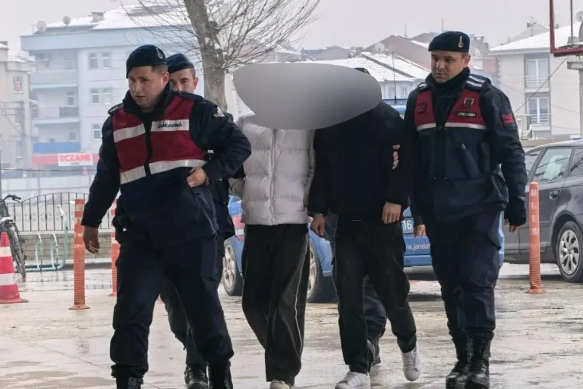 İnegöl'de bir mahalleyi internetsiz bırakan şahıslar yakalandı