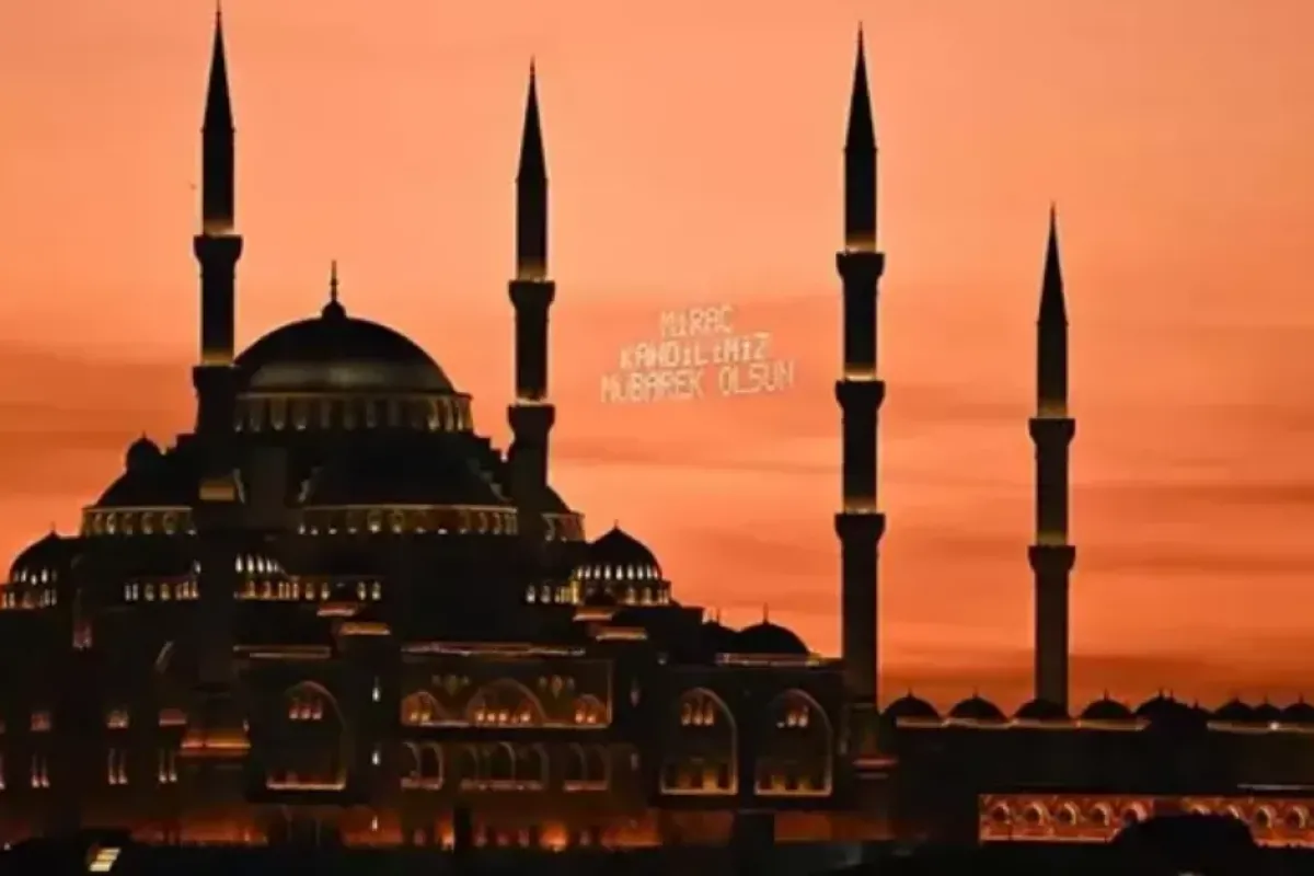 Miraç Kandili için en anlamlı kandil mesajları (2026)
