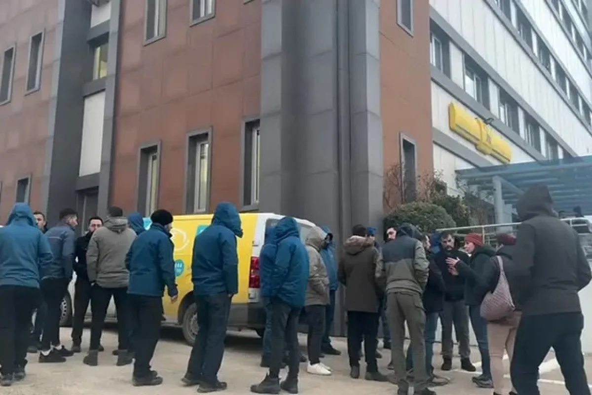 PTT çalışanları iş bıraktı