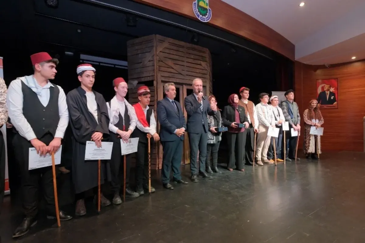 İnegöl’de genç meddahlar sahne aldı