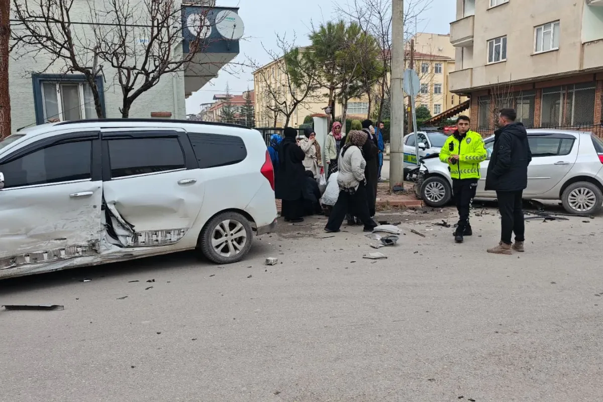 Kemalpaşa Mahallesi’nde korkutan kaza! 2 çocuk yaralandı