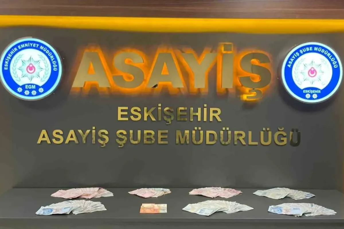 Vatandaşın 508 bin TL’lik ziynet eşyasını dolandıran şüpheli, Eskişehir girişinde yakalandı