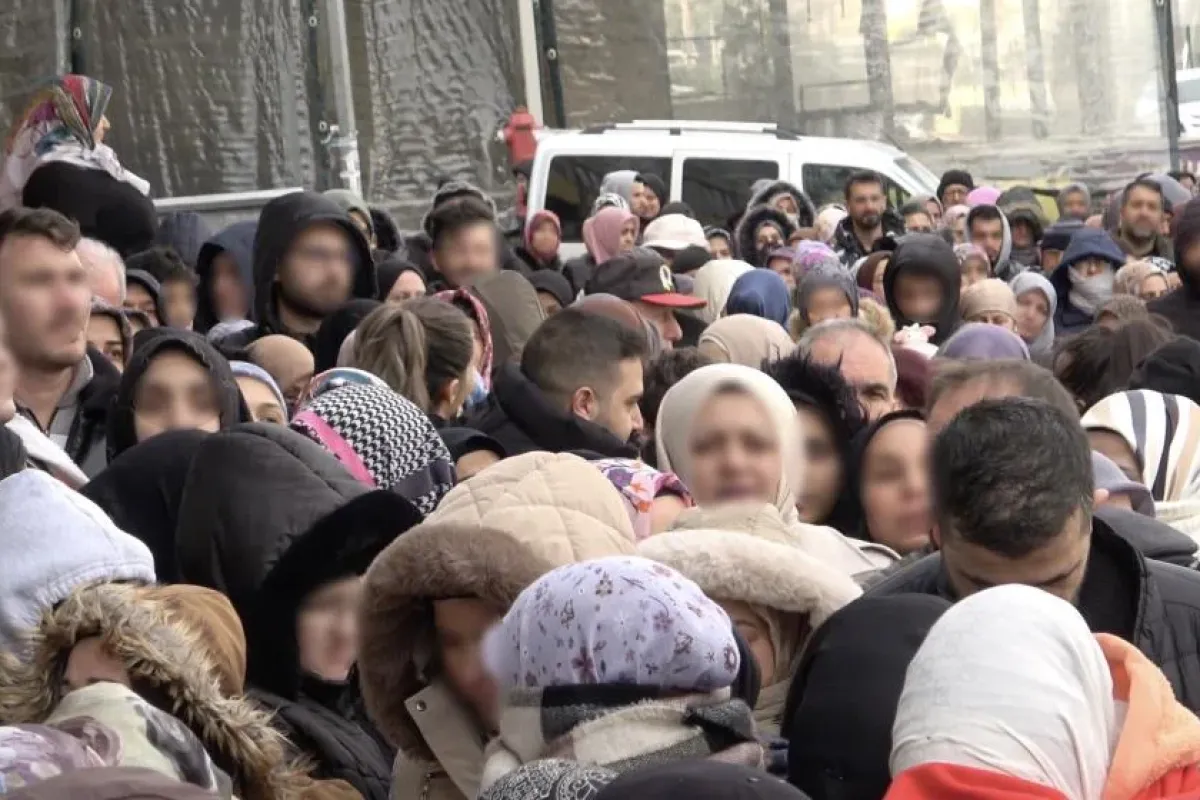 100 liralık alışveriş için dondurucu soğukta beklediler!