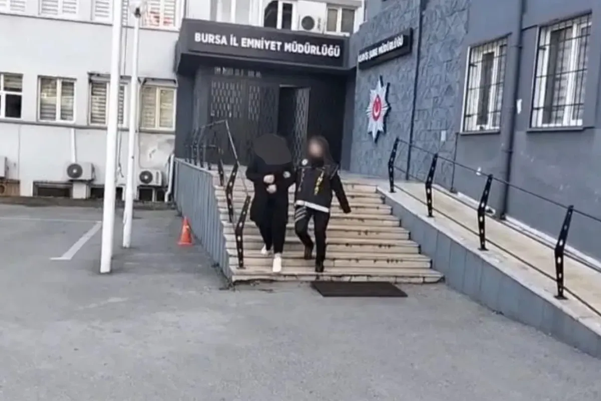 Aranan uyuşturucu tacirleri yakalandı!