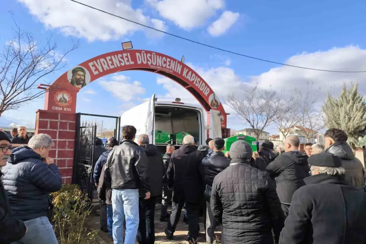 Feci kazada hayatını kaybeden 2 genç kız son yolculuğuna uğurlandı