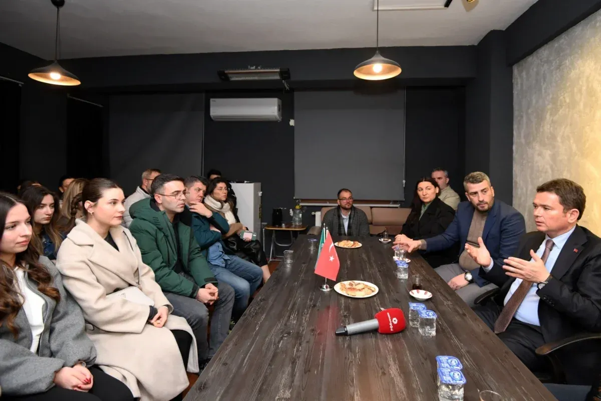 Başkan Aydın, Rumeli kültürünü yaşatan dansçılarla buluştu