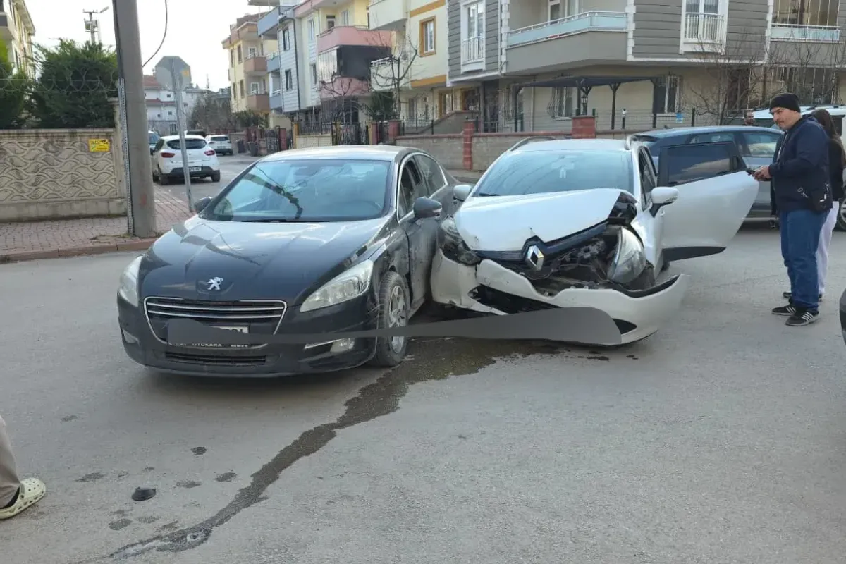 İnegöl'de can pazarı! 3 yaralı