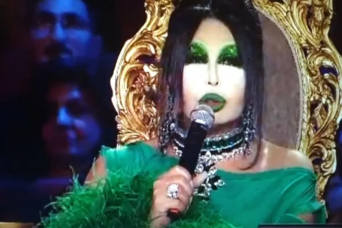 Bülent Ersoy’un hayatı sahneye taşınıyor