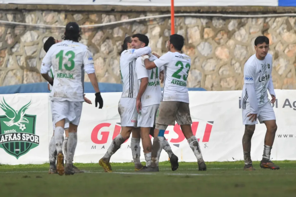 Kafkasspor 5 dakikada zirveye pençe attı