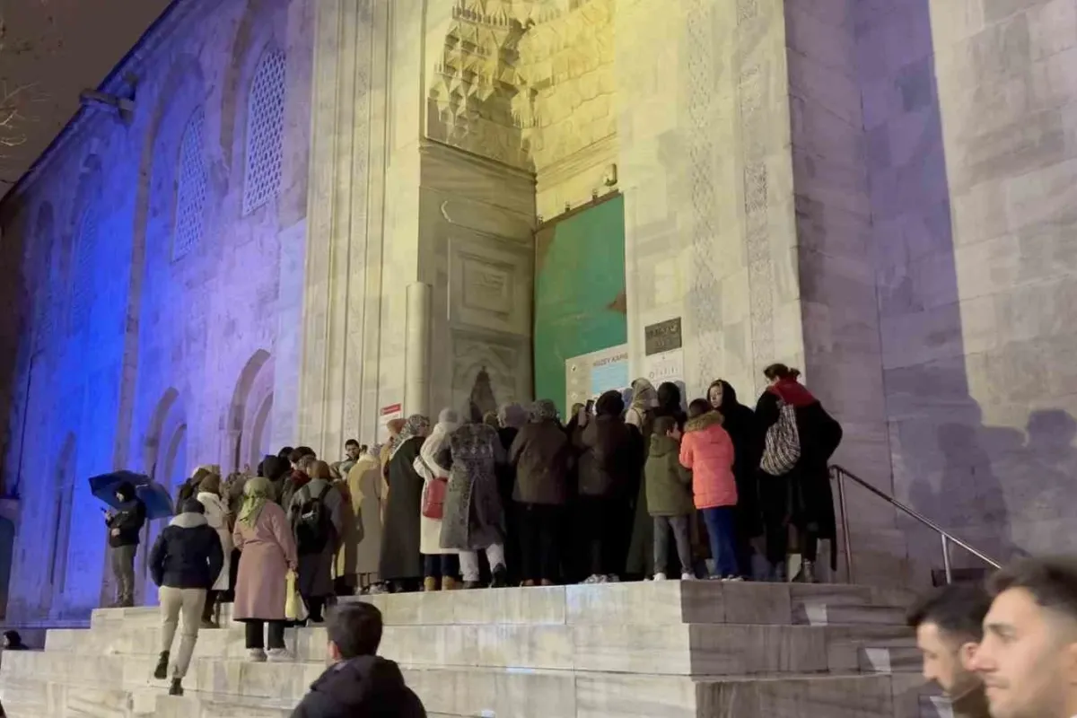 Bursa’da Berat Kandili Ulu Cami’de dualarla idrak edildi