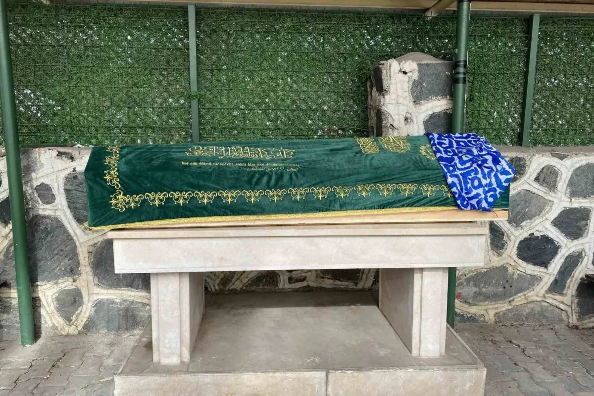 Bursa’da kalp krizi geçiren lise öğrencisi son yolculuğuna uğurlandı