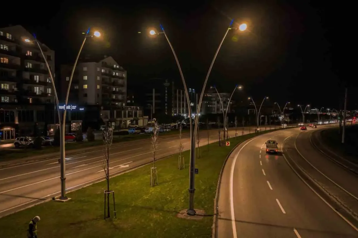 Çalı yolu büyükşehirle aydınlandı