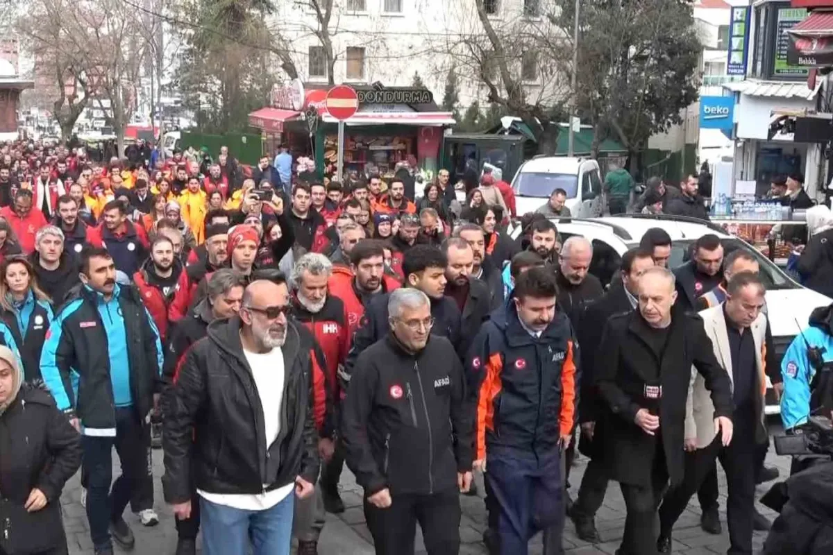 Bursa’da 6 Şubat şehitleri için sessiz yürüyüş