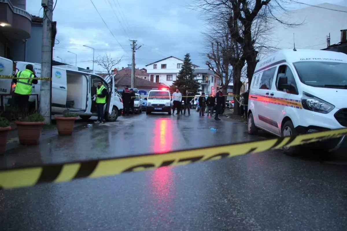 Emekli polis eşini ve ilçe başkanını öldürdü