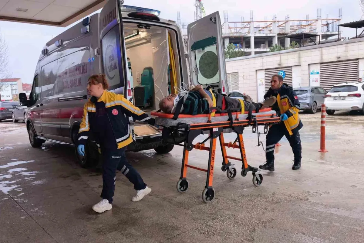 Bursa’da servis minibüsünden inen sürücüye araç çarptı