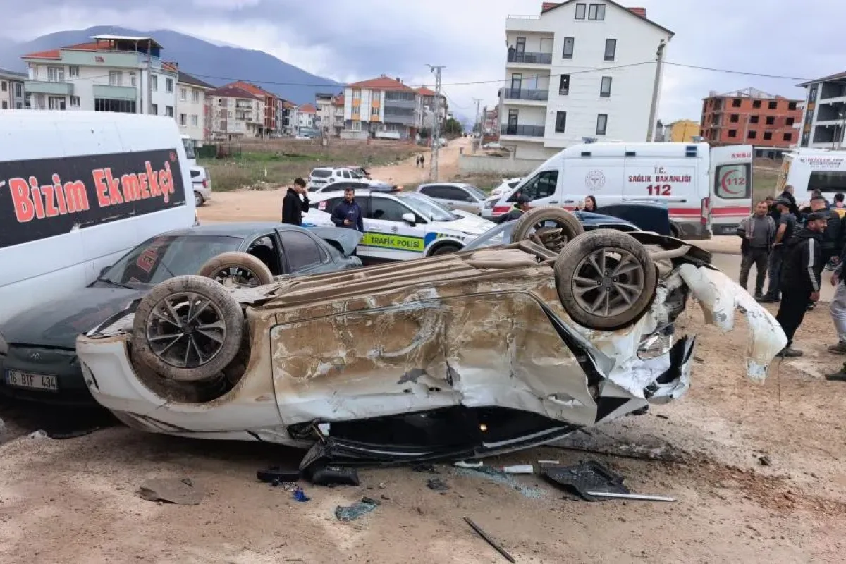 İnegöl'de ehliyetsiz sürücü dehşeti! 4 öğrencinin hayati tehlikesi sürüyor