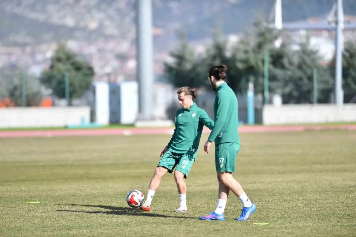 Bursaspor, Isparta 32 spor maçı hazırlıklarını tamamladı